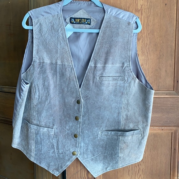 Vintage Jackets & Blazers - Vintage 80’s Leather vest in soft brown. Size XL.